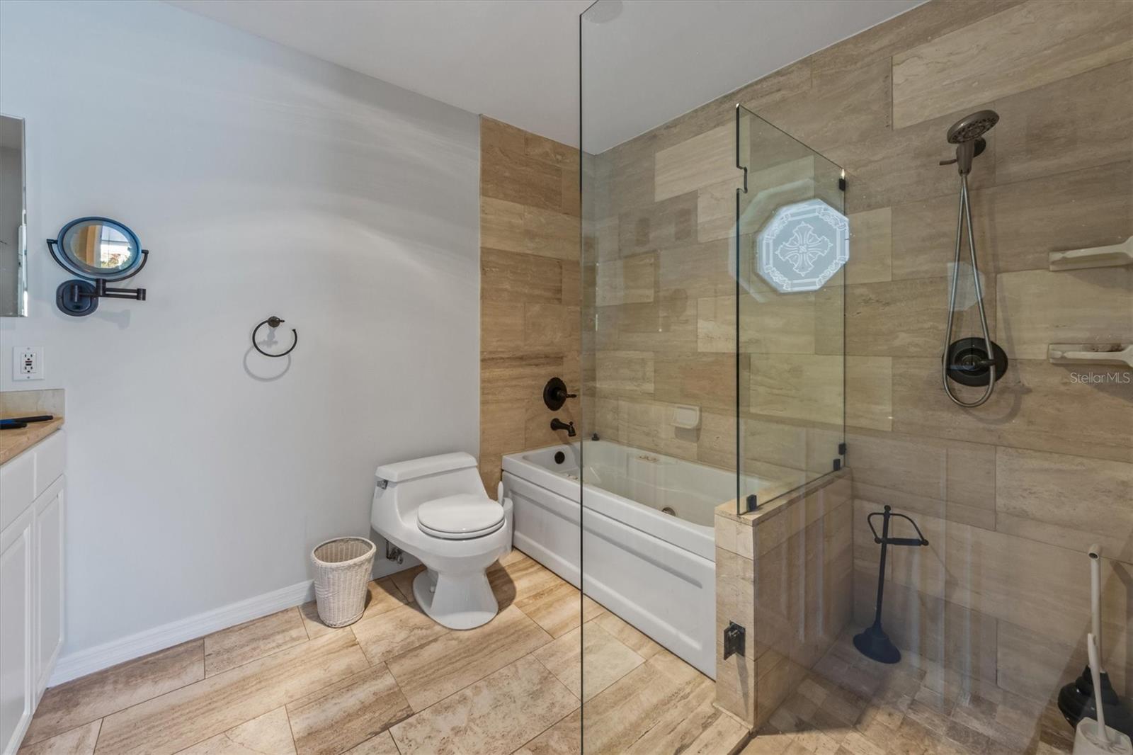 BAY PALMS - Residential