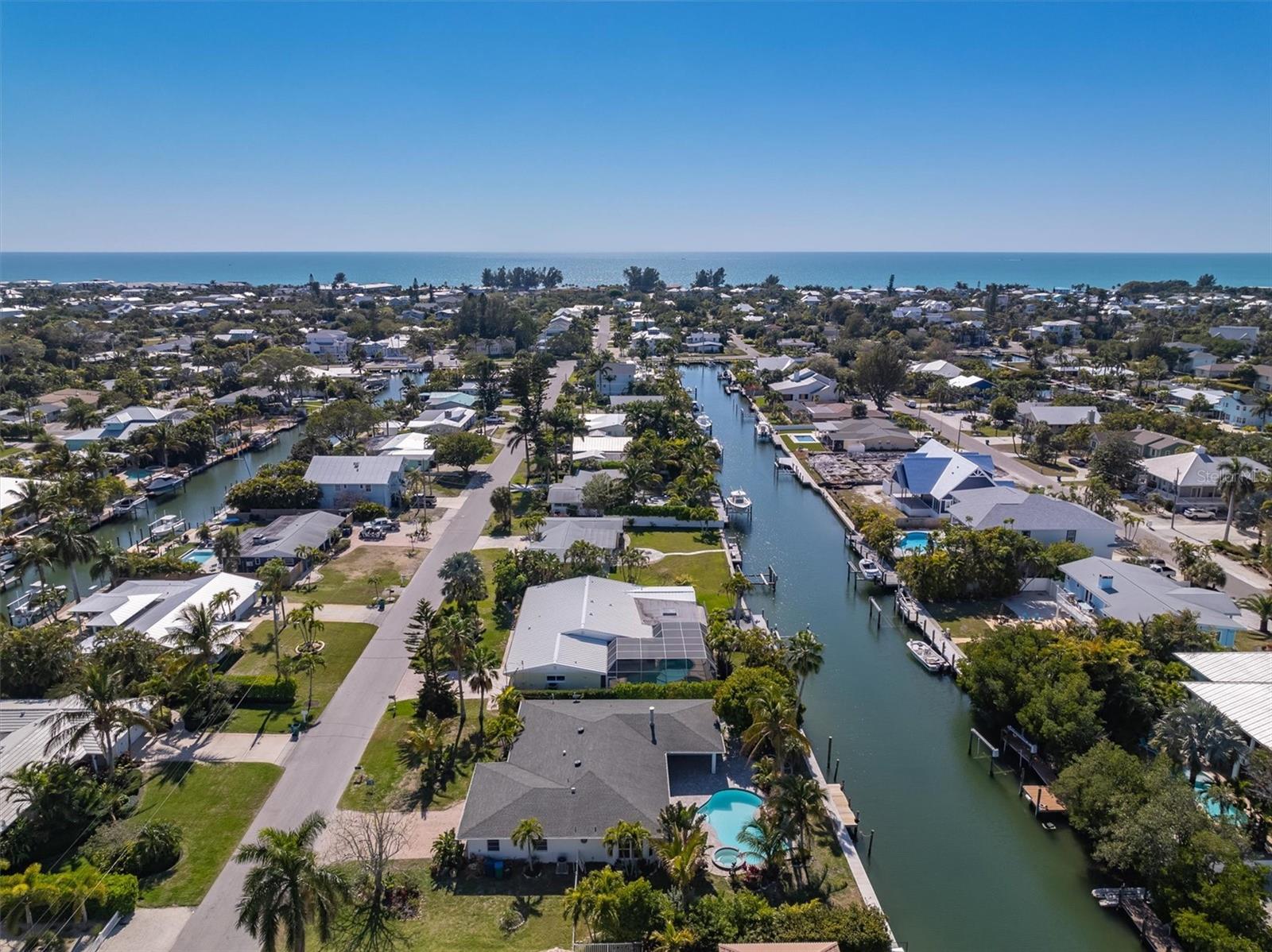 BAY PALMS - Residential