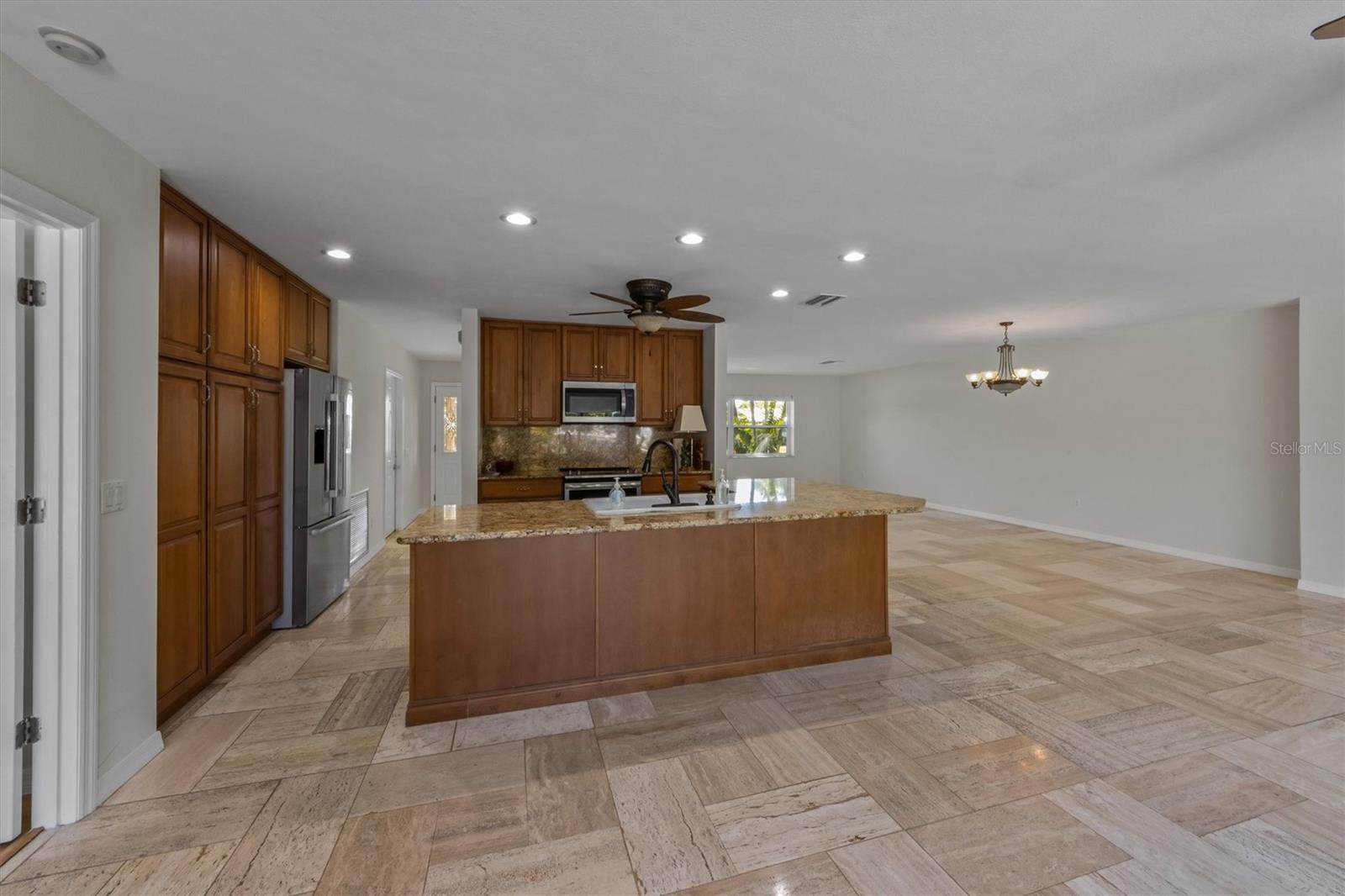 BAY PALMS - Residential