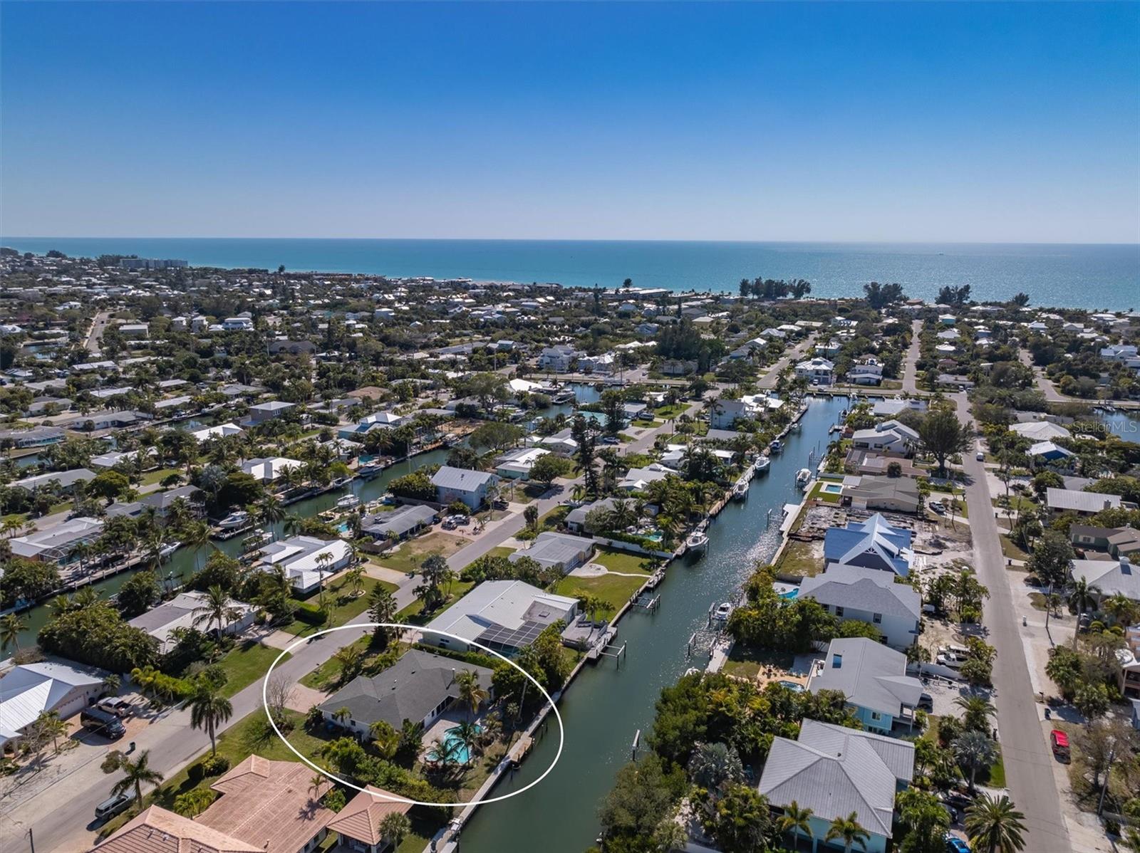 BAY PALMS - Residential