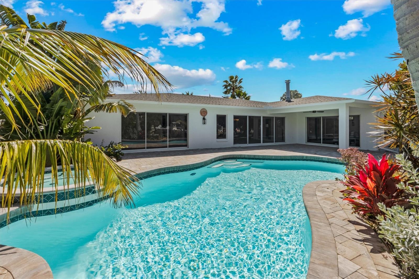 BAY PALMS - Residential