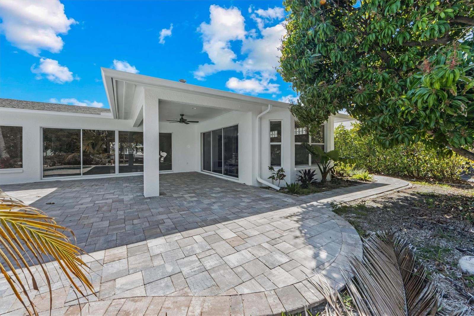 BAY PALMS - Residential