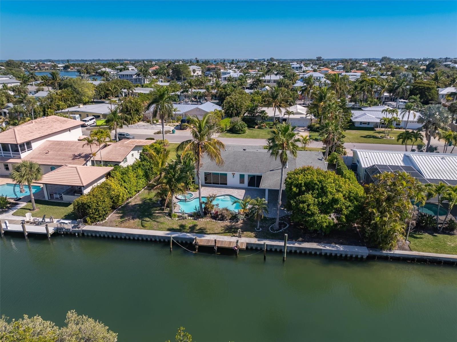 BAY PALMS - Residential