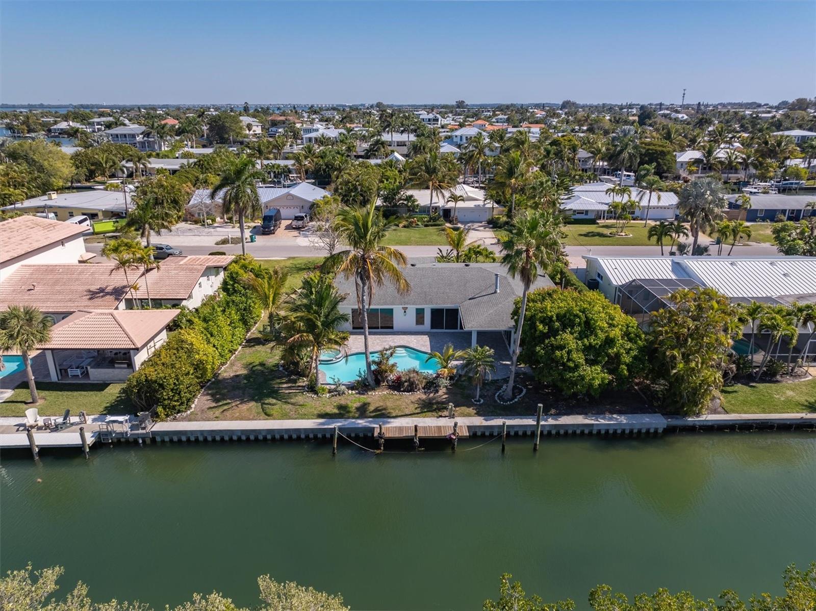 BAY PALMS - Residential