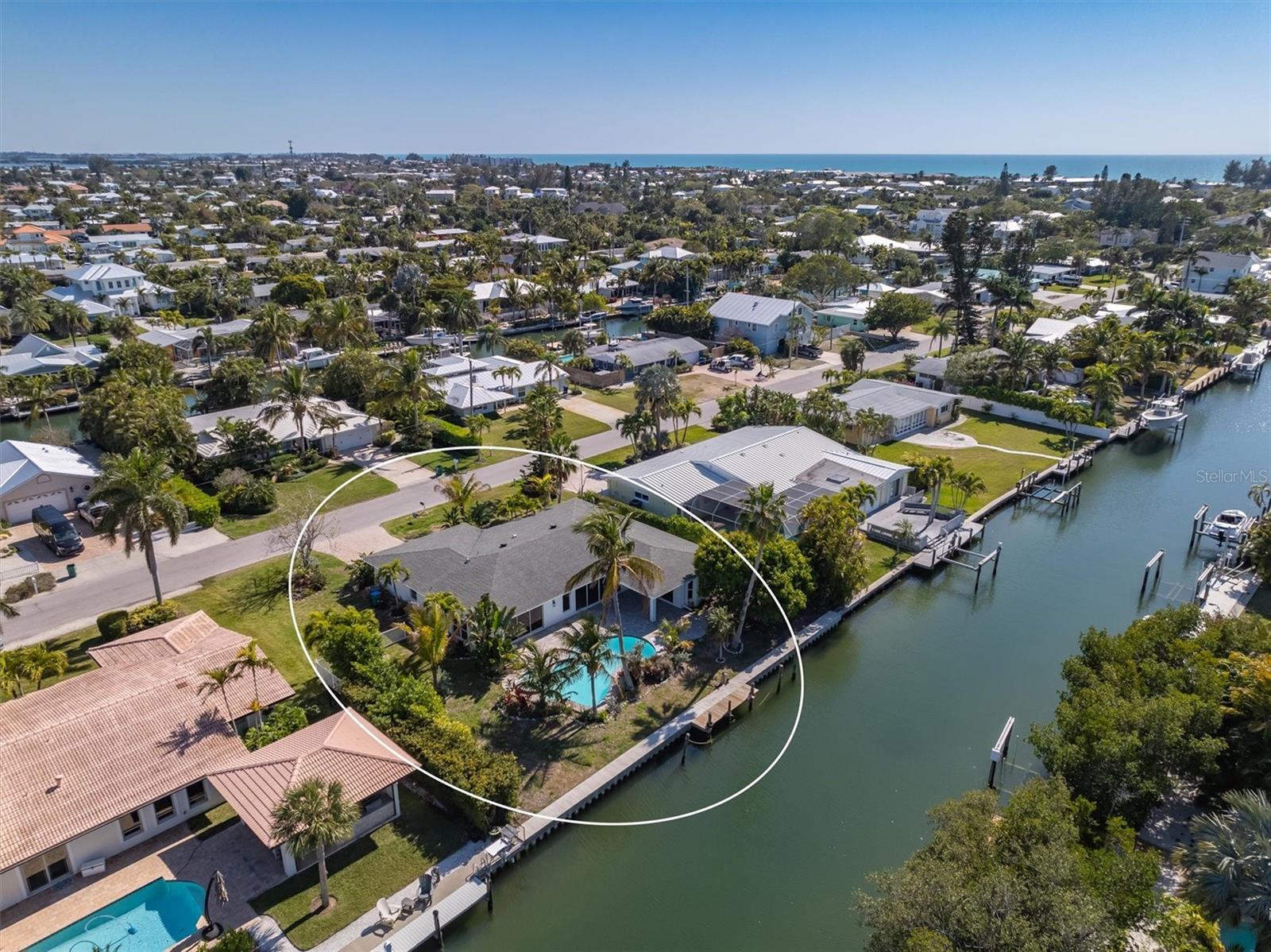 BAY PALMS - Residential