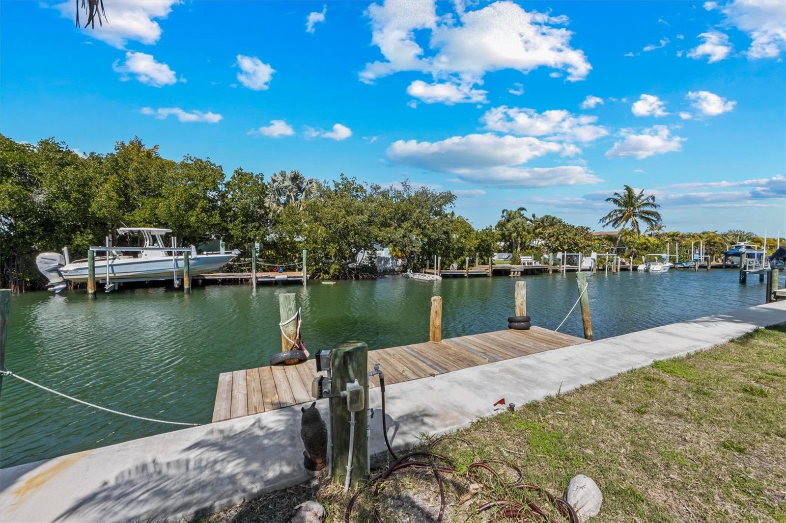 BAY PALMS - Residential