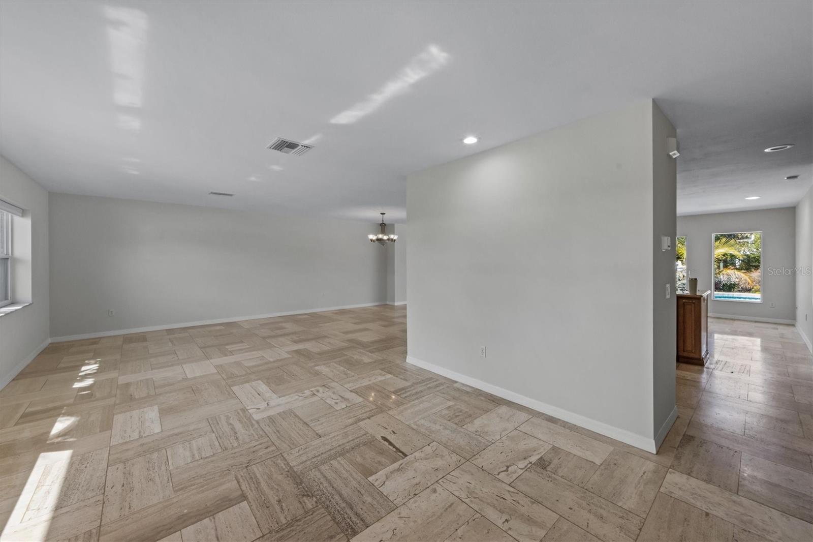 BAY PALMS - Residential