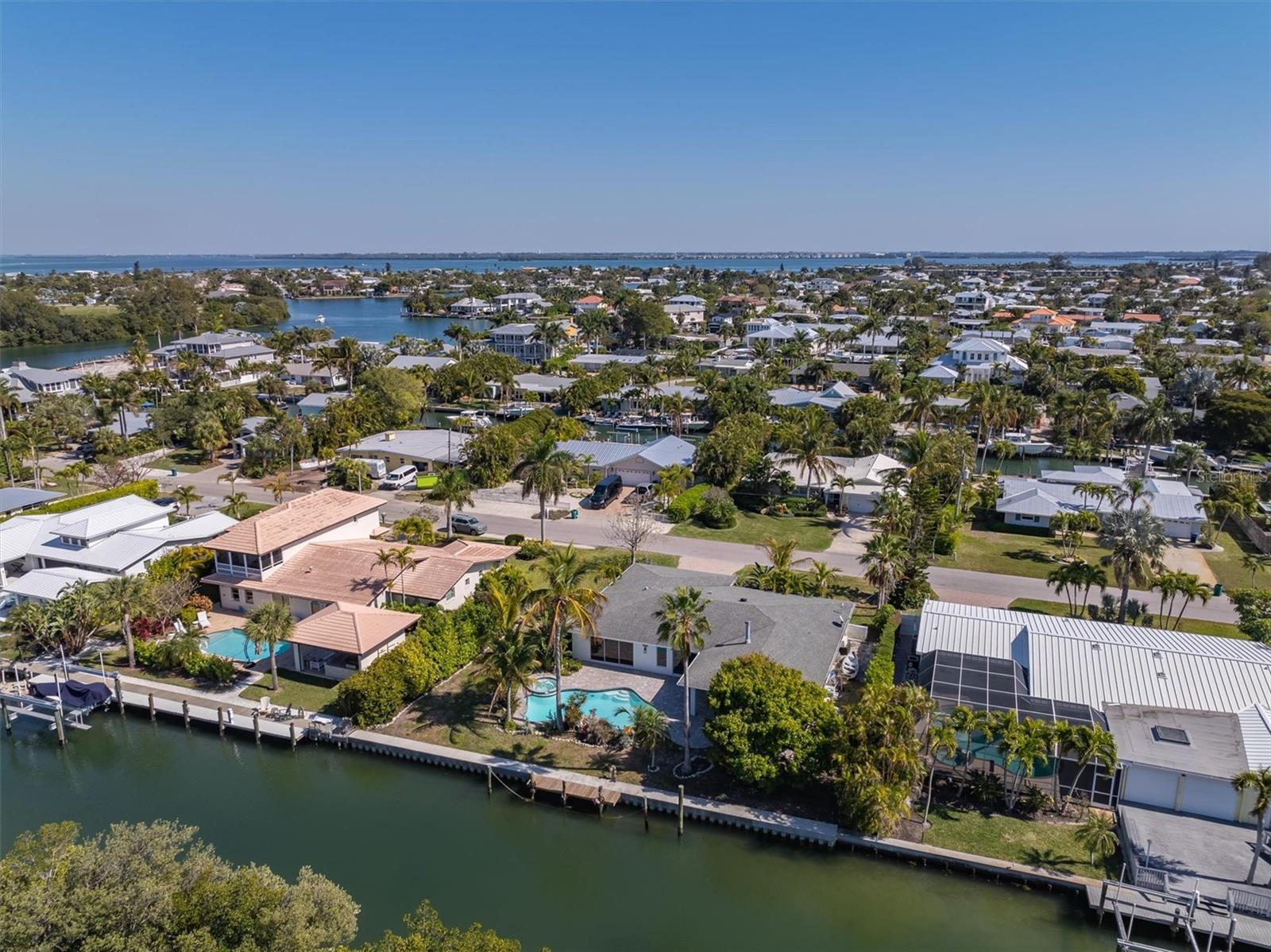 BAY PALMS - Residential