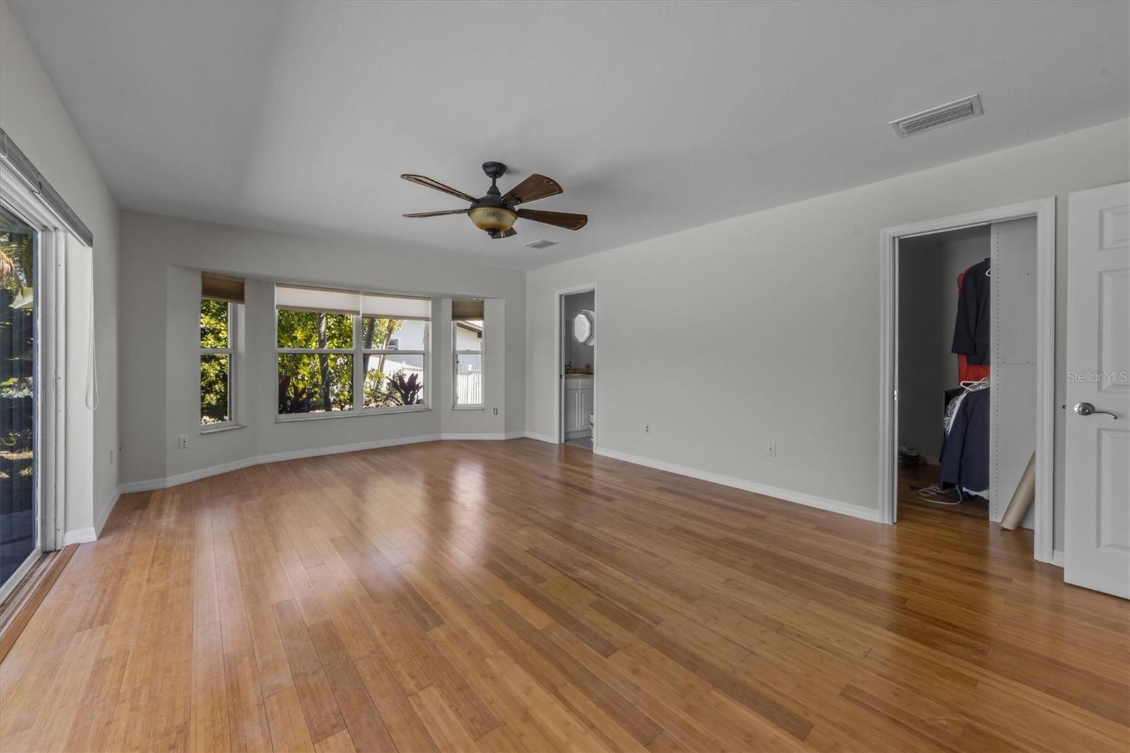 BAY PALMS - Residential