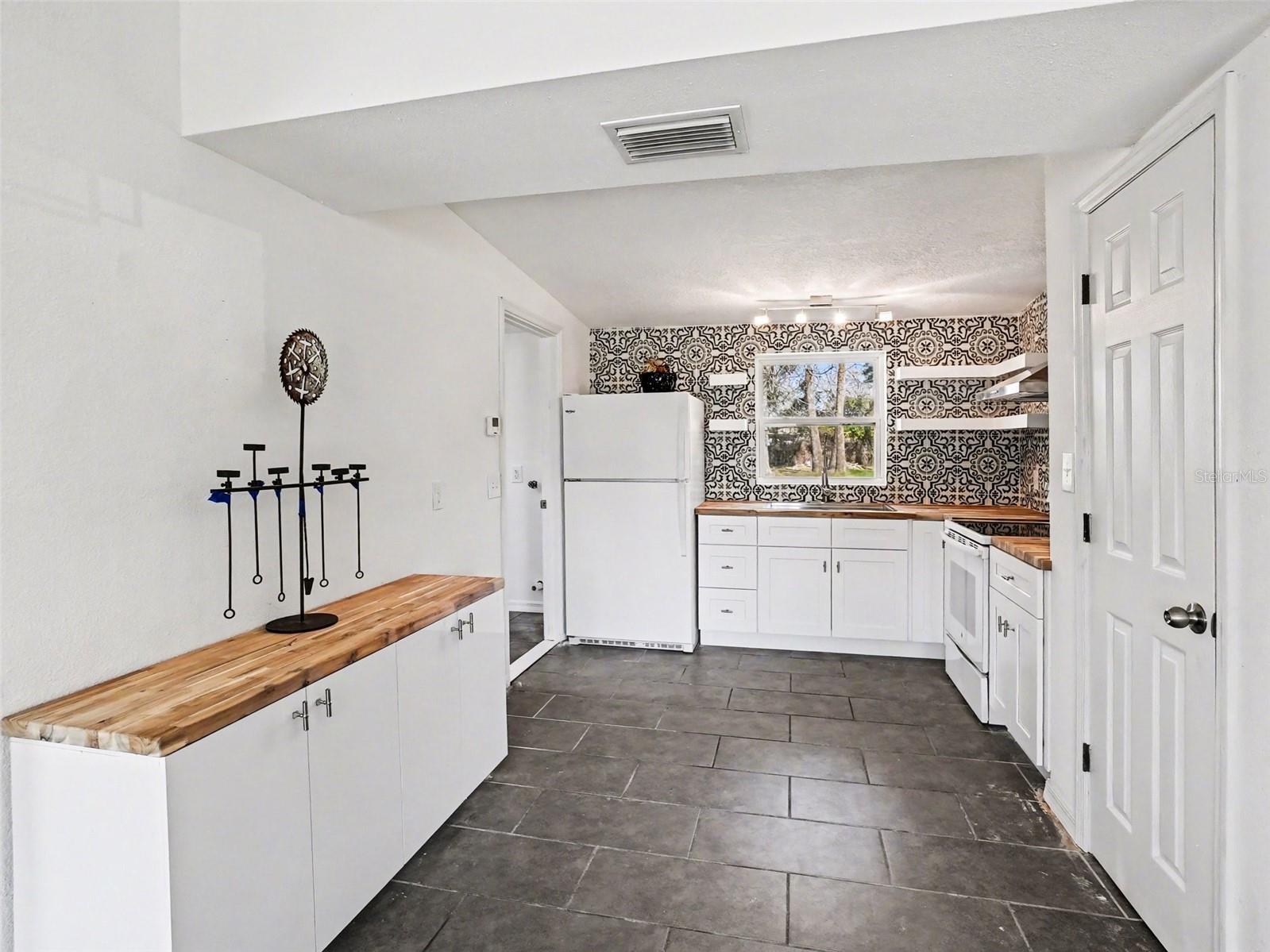 LINCOLN HEIGHTS SEC 2 - Residential