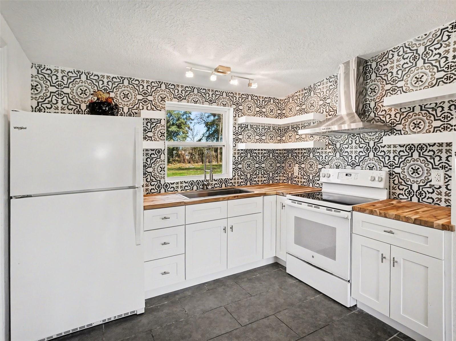 LINCOLN HEIGHTS SEC 2 - Residential