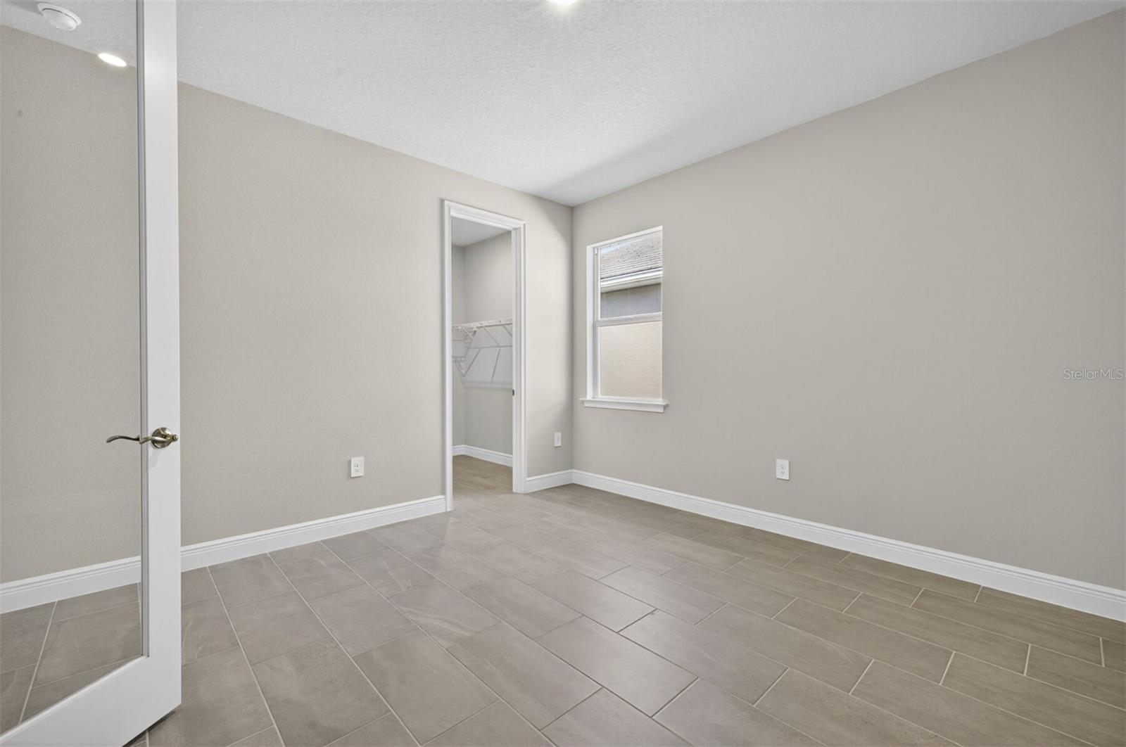 SUNSTONE LAKESIDE AT WELLEN PARK - Residential