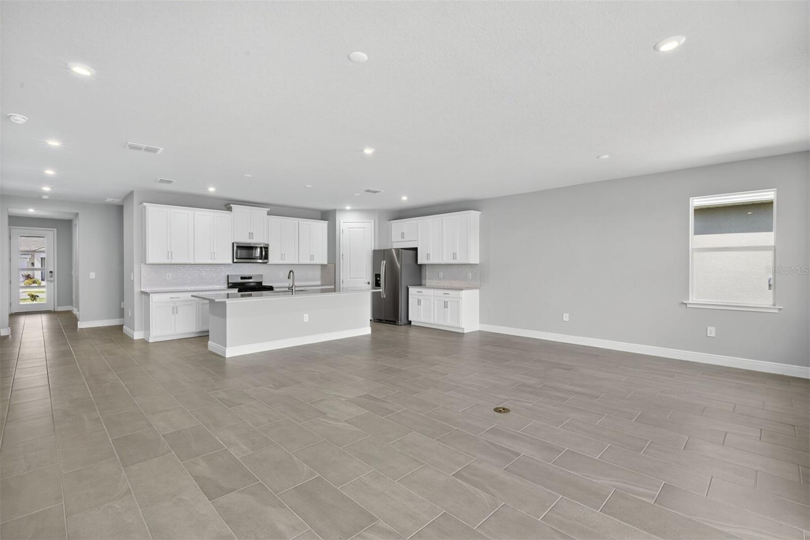 SUNSTONE LAKESIDE AT WELLEN PARK - Residential