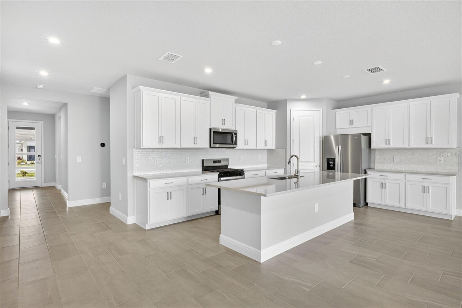 SUNSTONE LAKESIDE AT WELLEN PARK - Residential