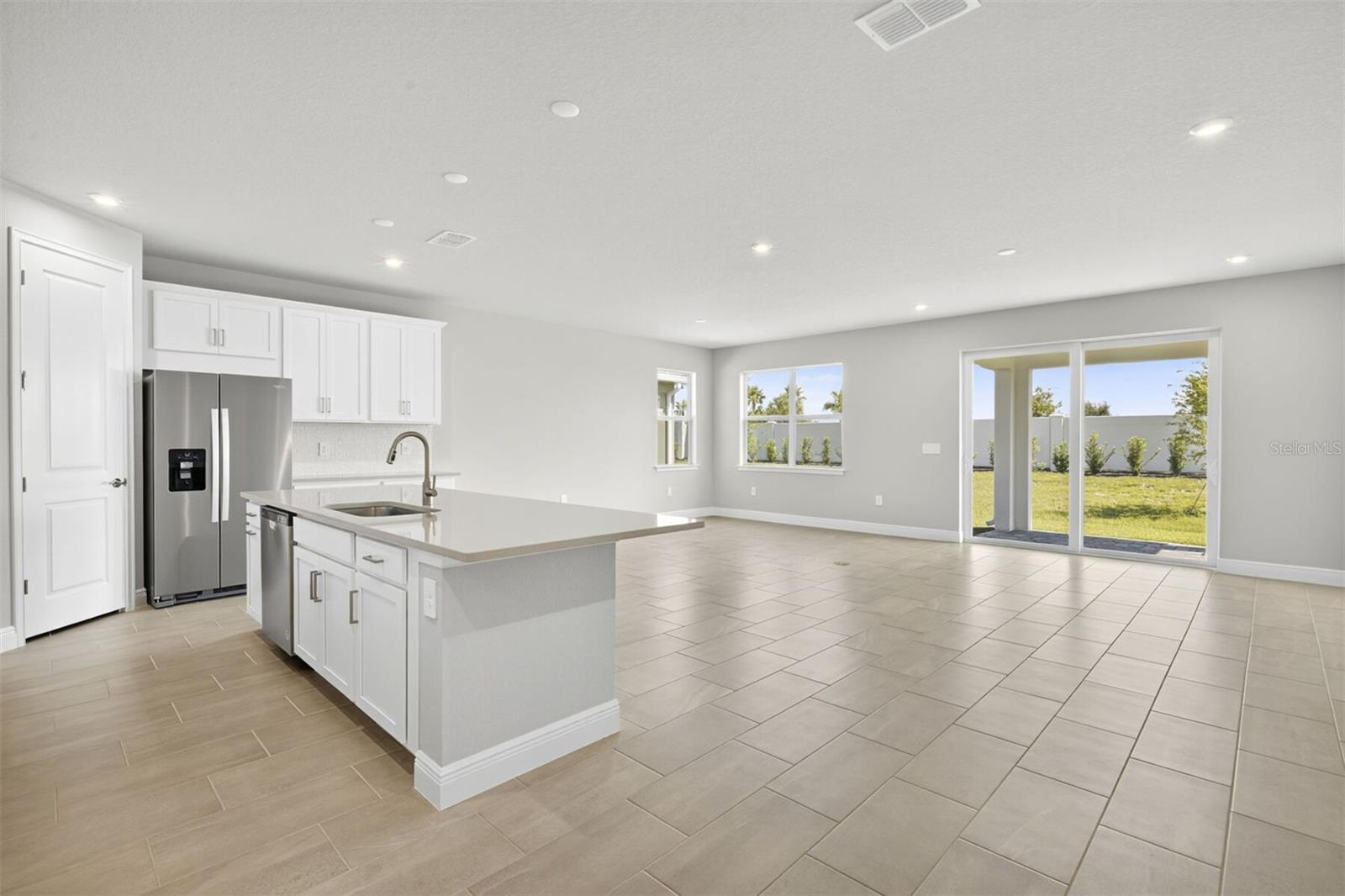 SUNSTONE LAKESIDE AT WELLEN PARK - Residential