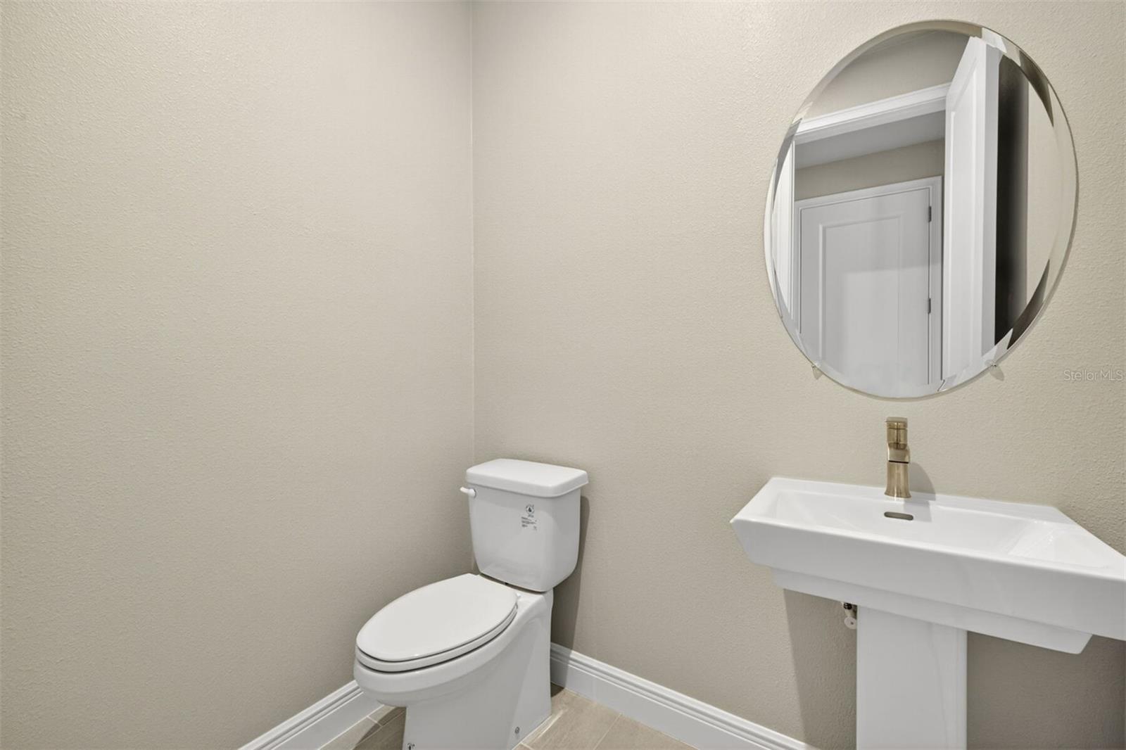 SUNSTONE LAKESIDE AT WELLEN PARK - Residential