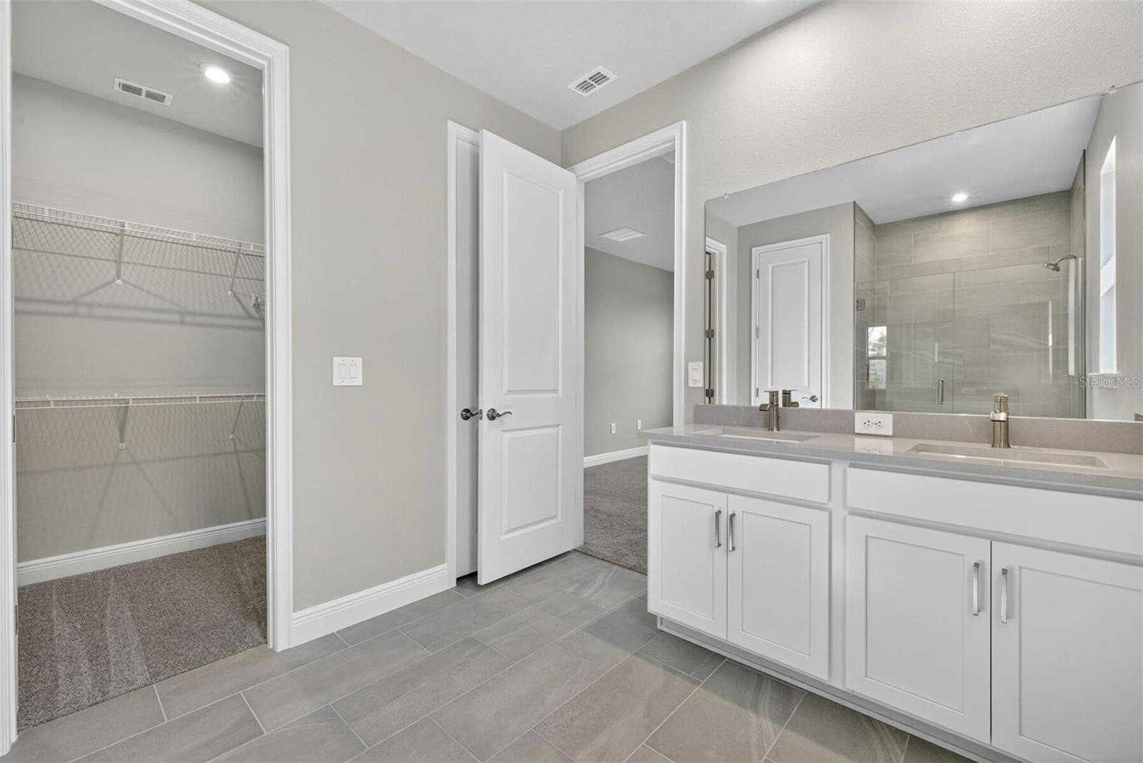 SUNSTONE LAKESIDE AT WELLEN PARK - Residential