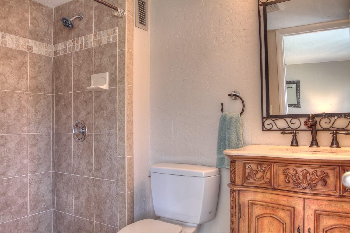SIESTA HARBOR II - Residential Lease