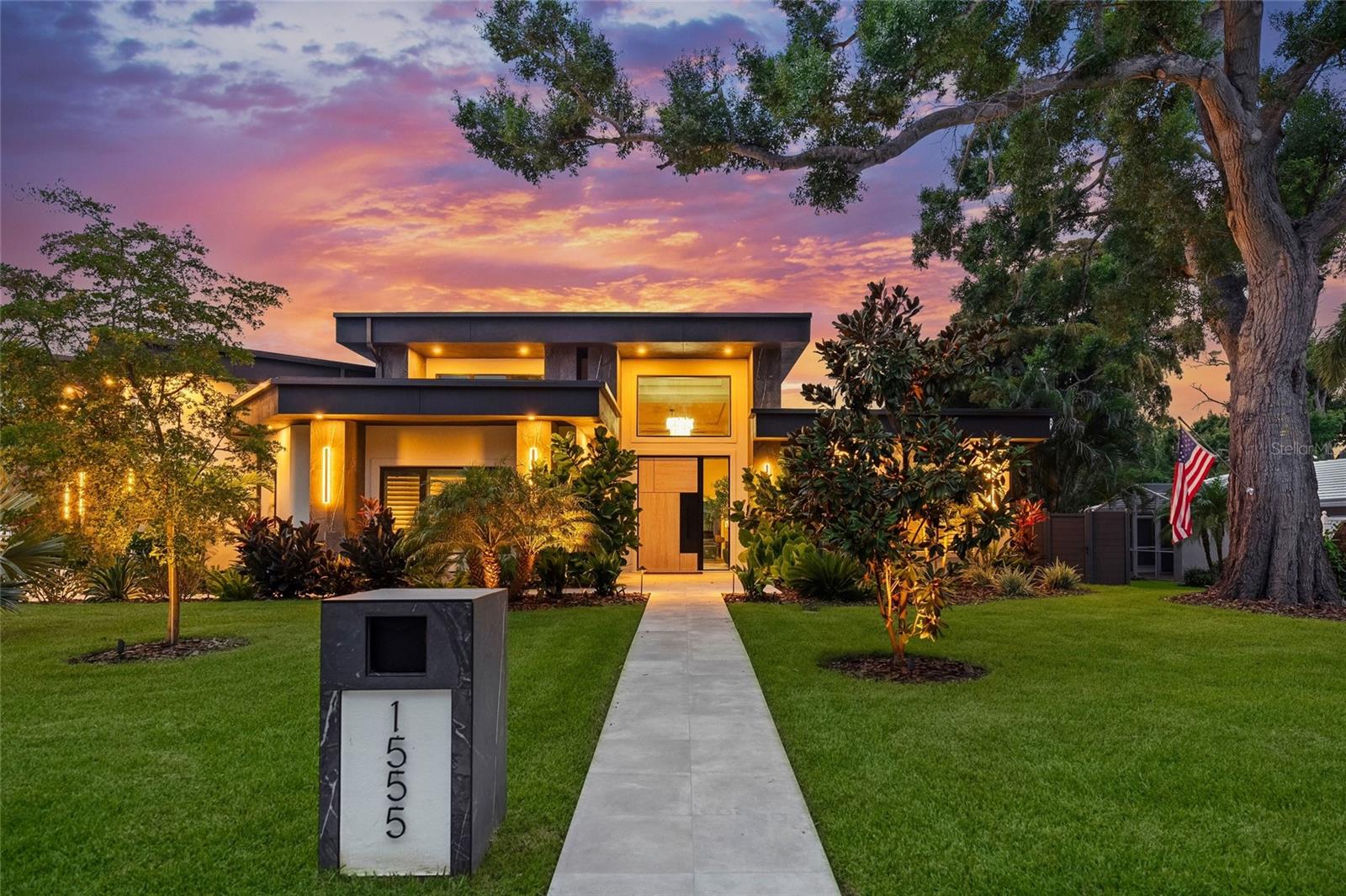 1555 EASTBROOK DRIVE