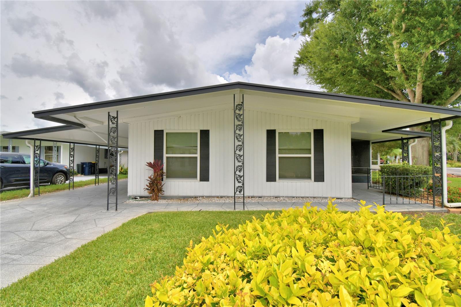 ARIANA SHORES MHP - Residential
