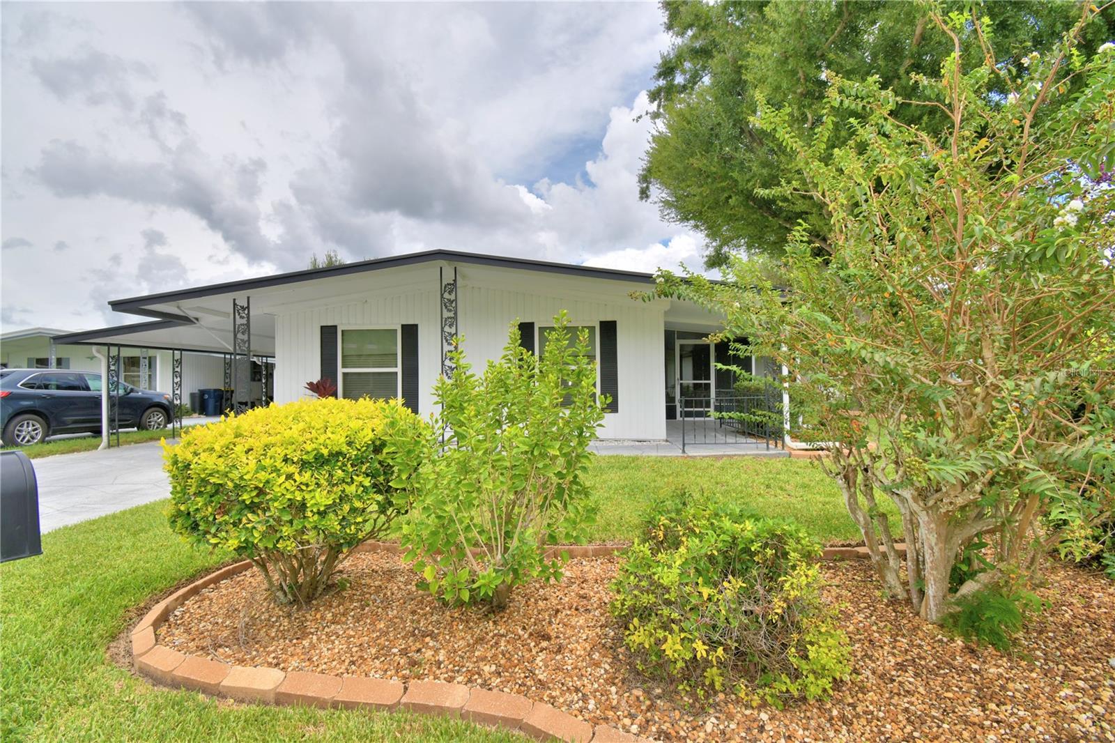 ARIANA SHORES MHP - Residential