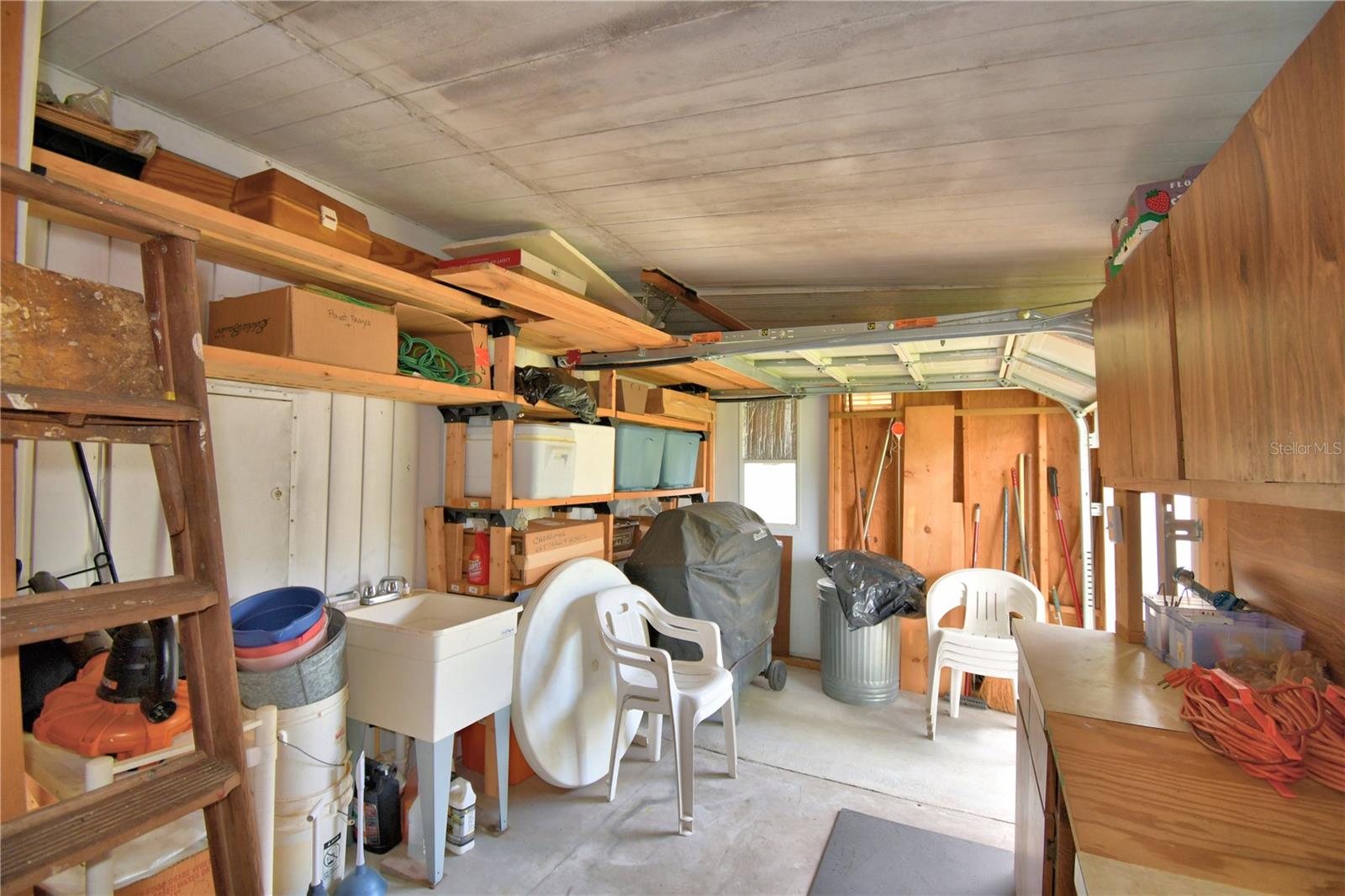 ARIANA SHORES MHP - Residential