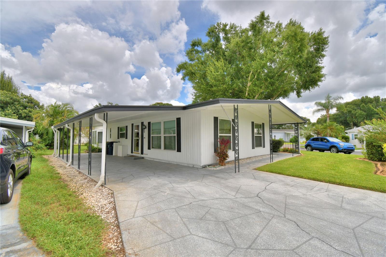 ARIANA SHORES MHP - Residential