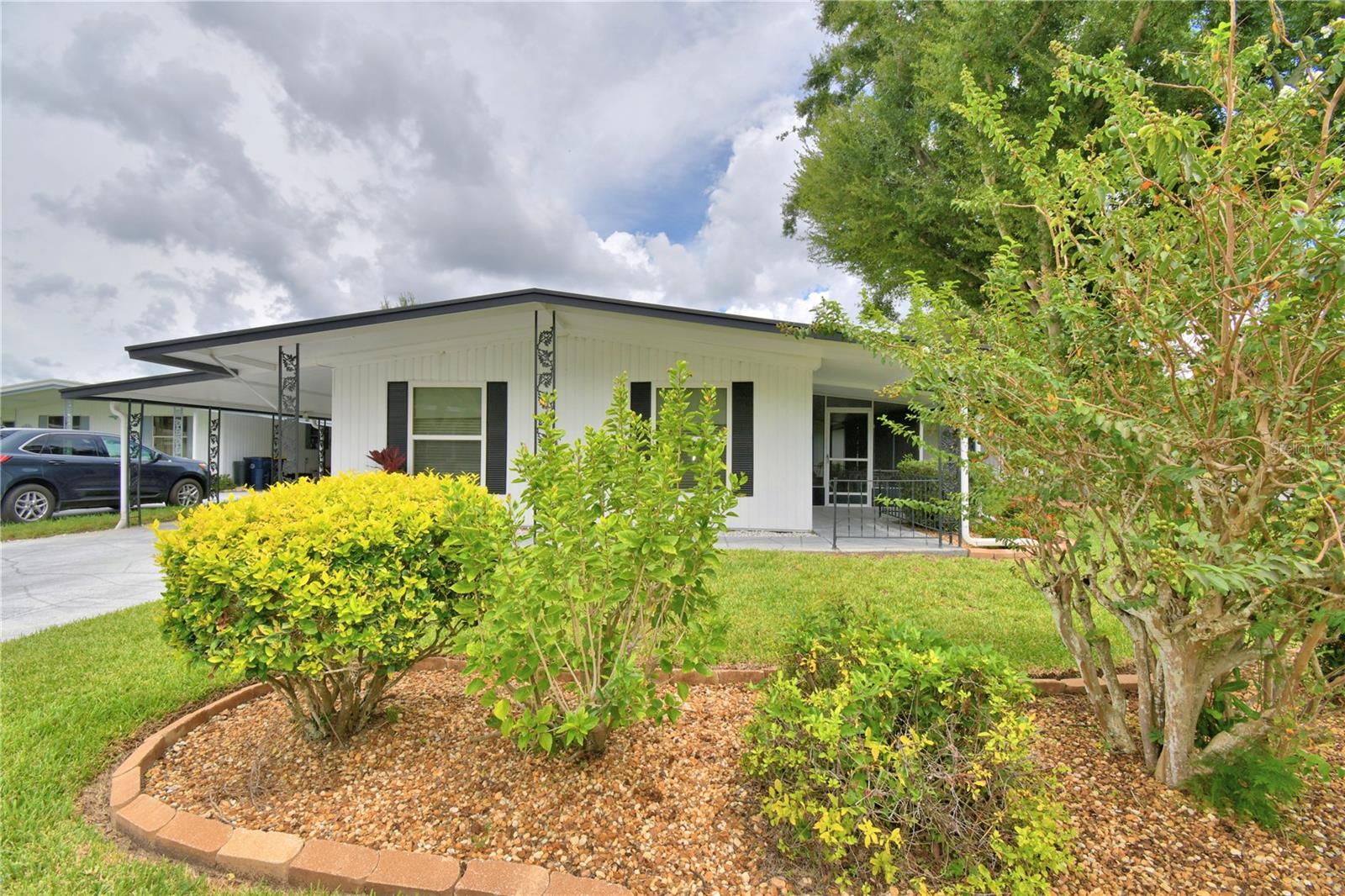 ARIANA SHORES MHP - Residential