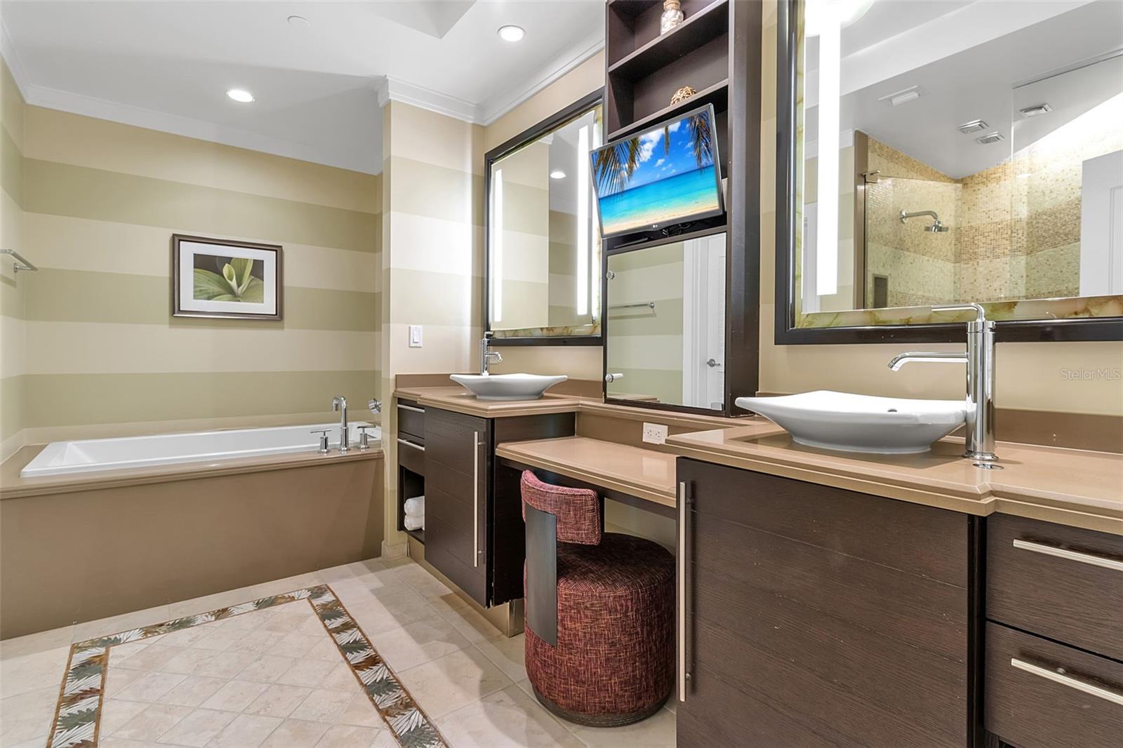 SIESTA KEY BEACH RESIDENCES - Residential