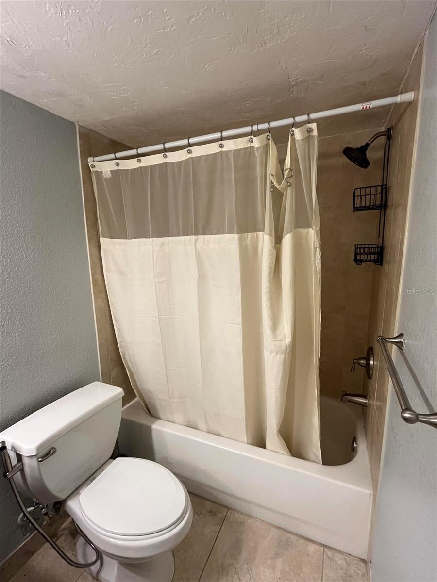 SARASOTA PALMS - Residential Lease