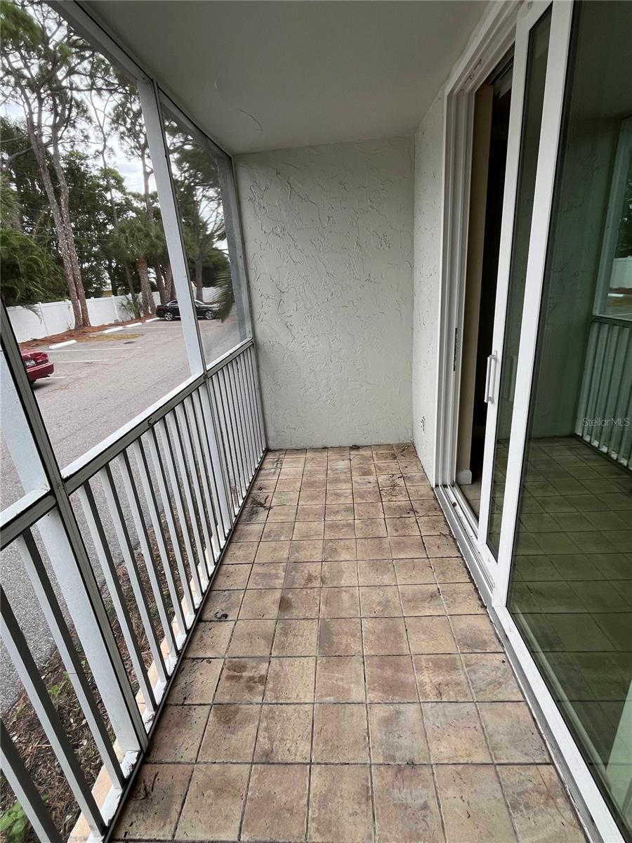 SARASOTA PALMS - Residential Lease