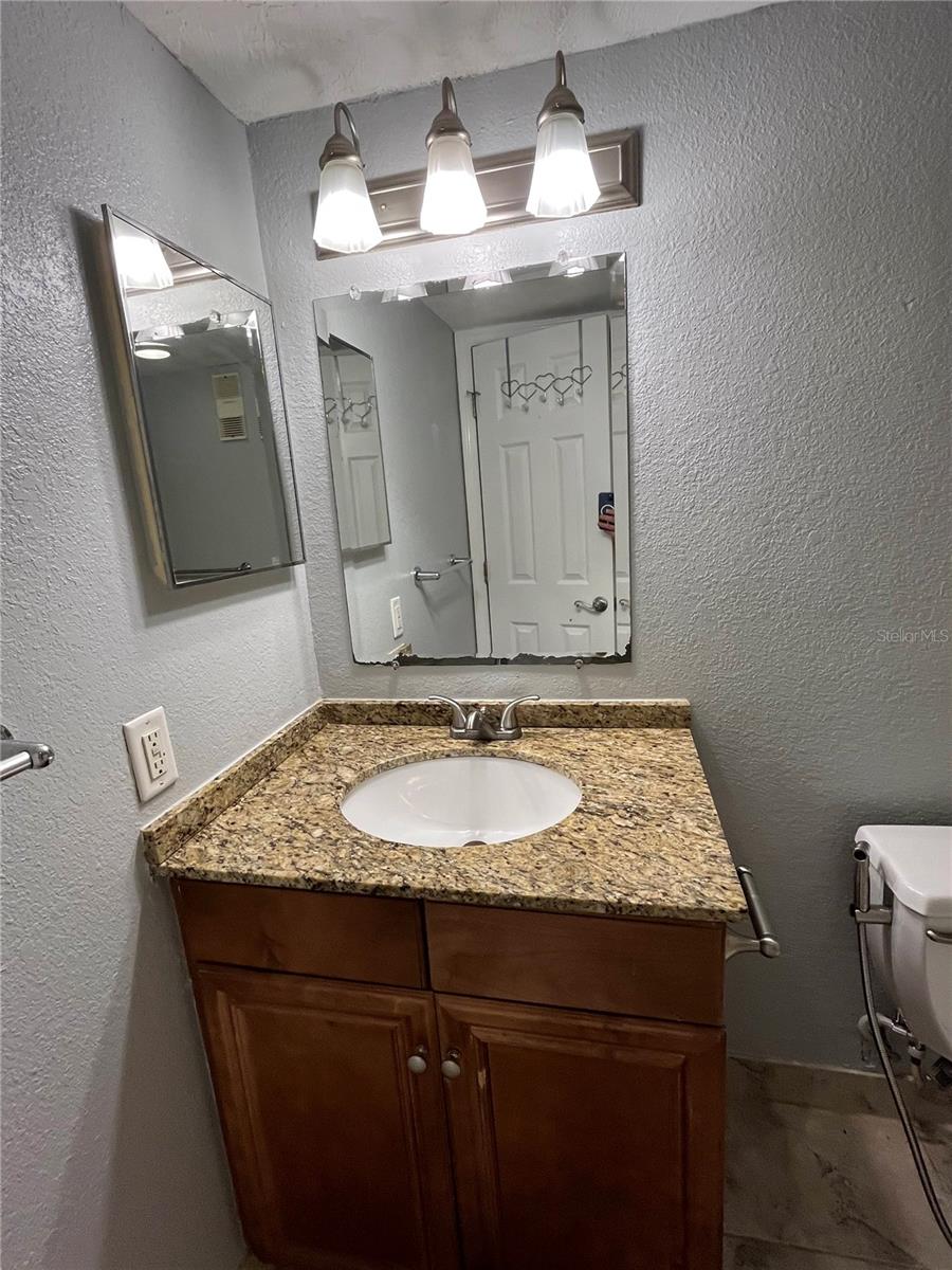 SARASOTA PALMS - Residential Lease