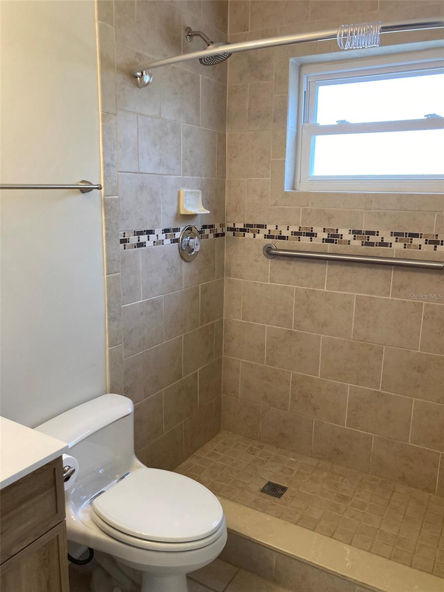 FIVE TOWNS OF ST PETE CONDO NO 308, UNIT 114 - Residential Lease