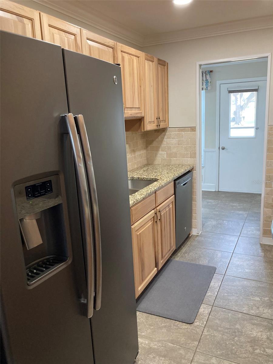 FIVE TOWNS OF ST PETE CONDO NO 308, UNIT 114 - Residential Lease