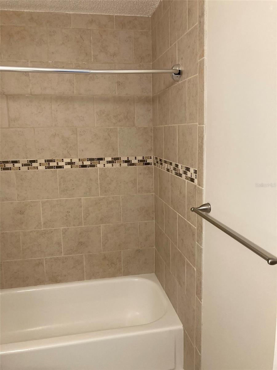 FIVE TOWNS OF ST PETE CONDO NO 308, UNIT 114 - Residential Lease