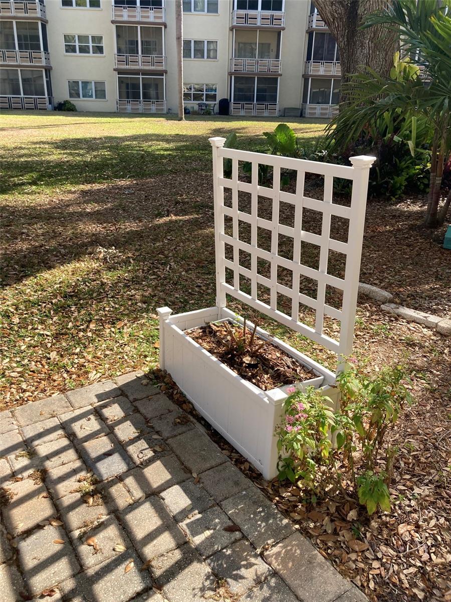FIVE TOWNS OF ST PETE CONDO NO 308, UNIT 114 - Residential Lease