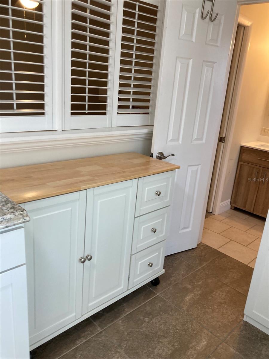 FIVE TOWNS OF ST PETE CONDO NO 308, UNIT 114 - Residential Lease