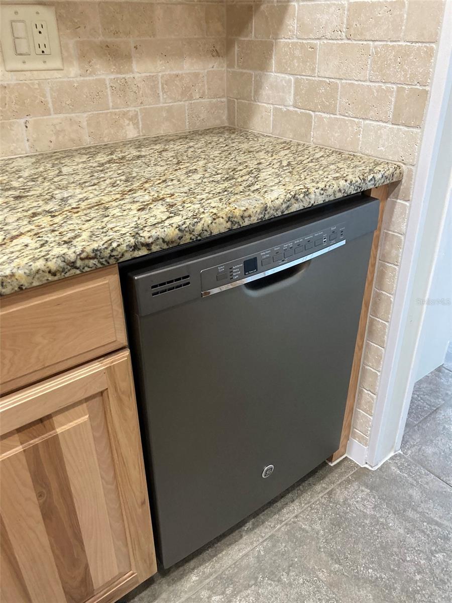 FIVE TOWNS OF ST PETE CONDO NO 308, UNIT 114 - Residential Lease