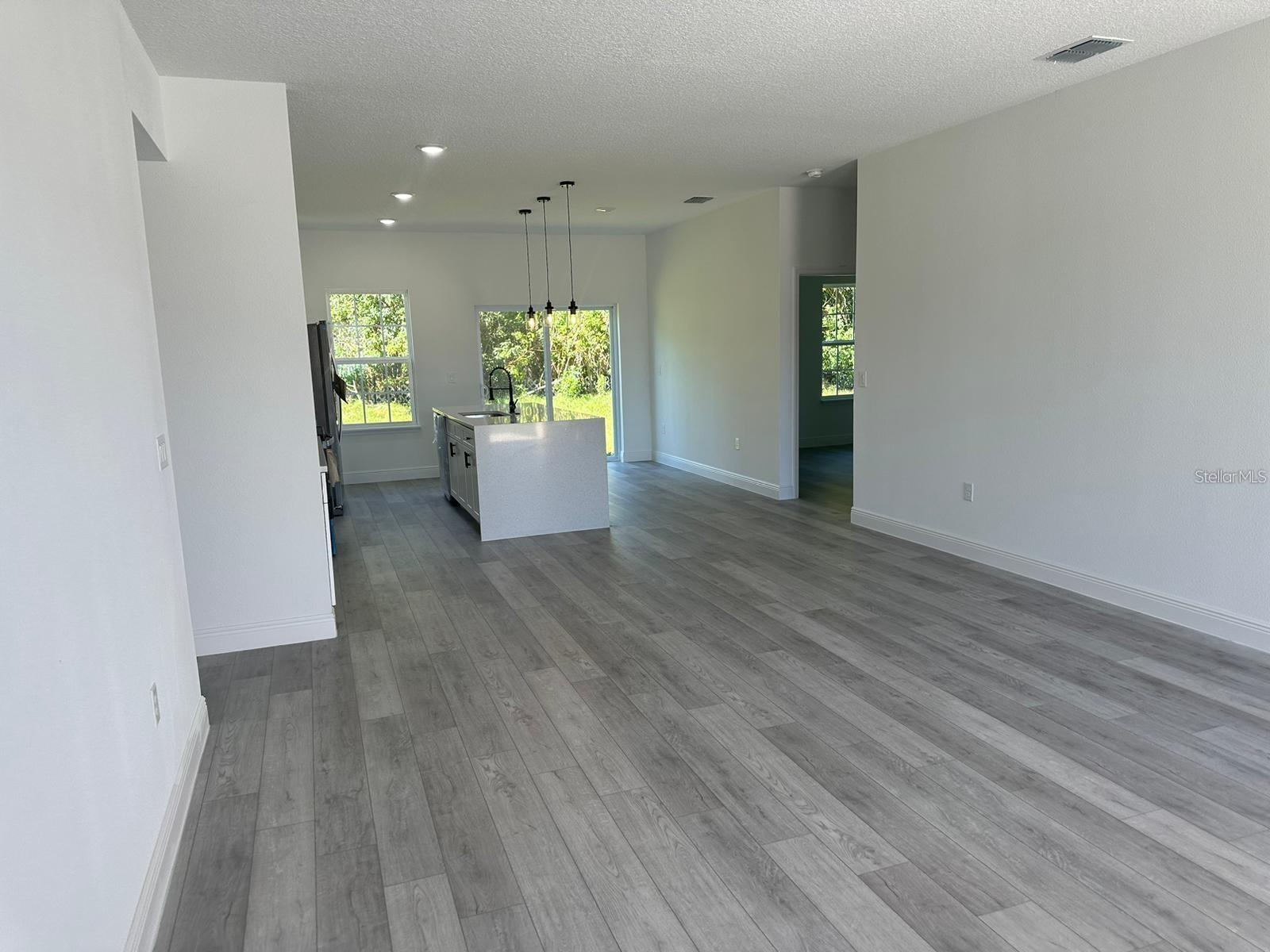MARION OAKS UN 02 - Residential Lease
