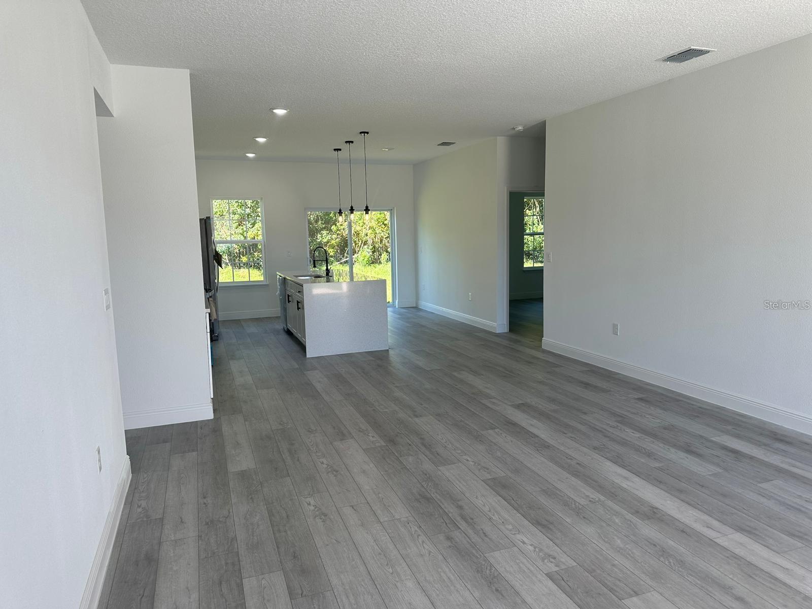 MARION OAKS UN 02 - Residential Lease