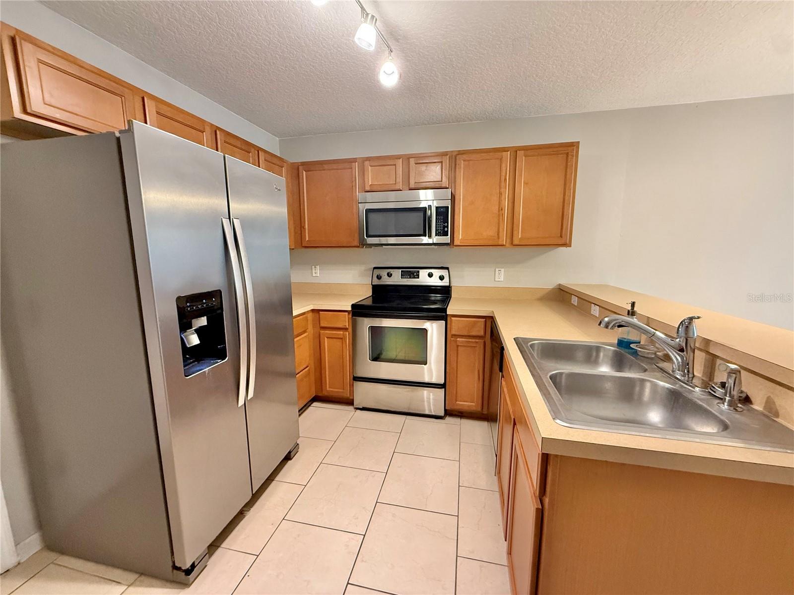 609 CRESTING OAK CIRCLE 98
