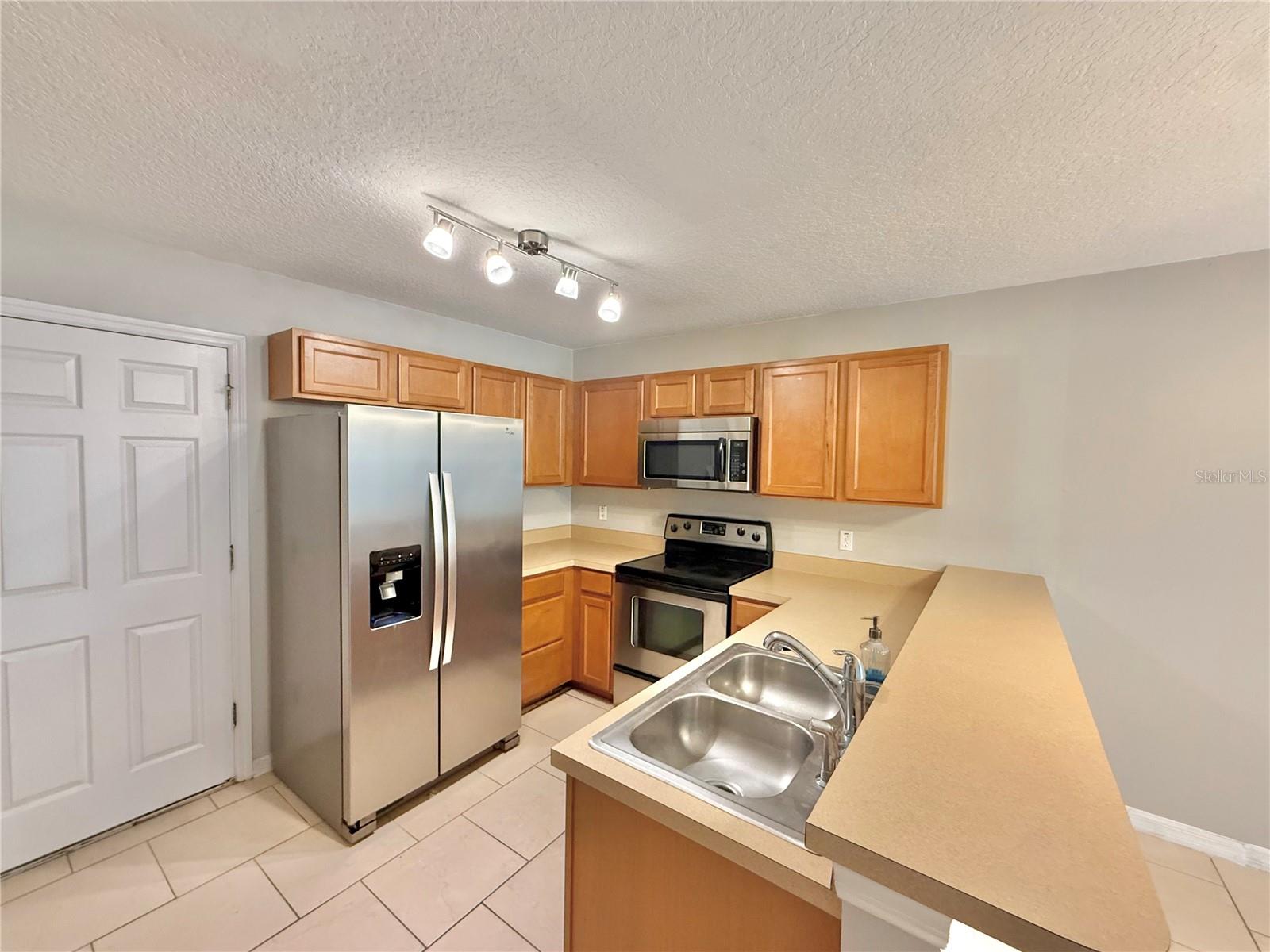 609 CRESTING OAK CIRCLE 98