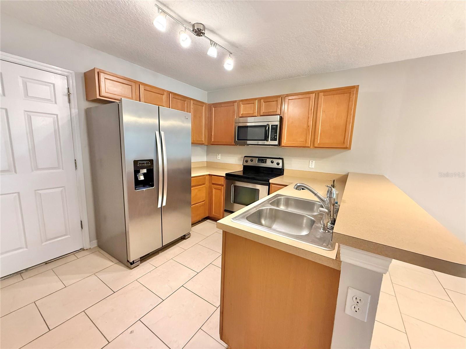 609 CRESTING OAK CIRCLE 98