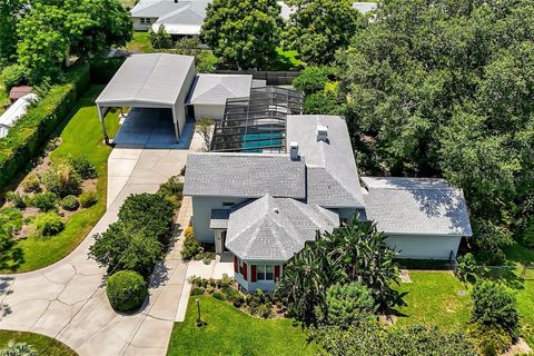 A home in WINTER HAVEN