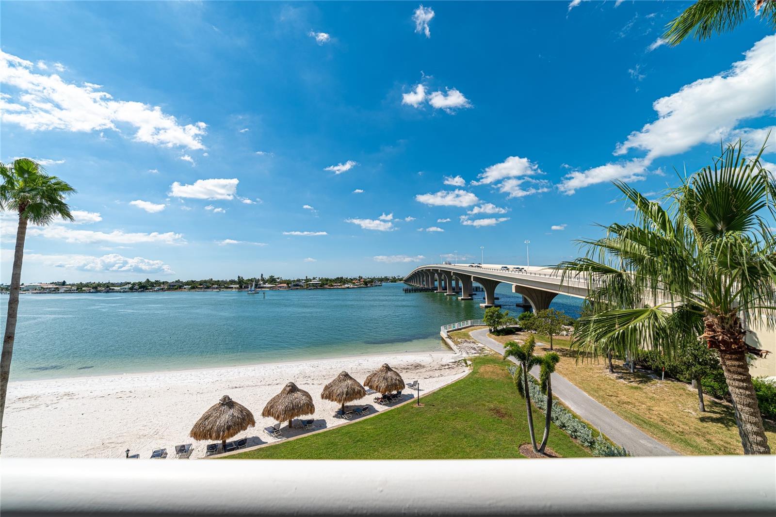 BAHIA VISTA - Residential