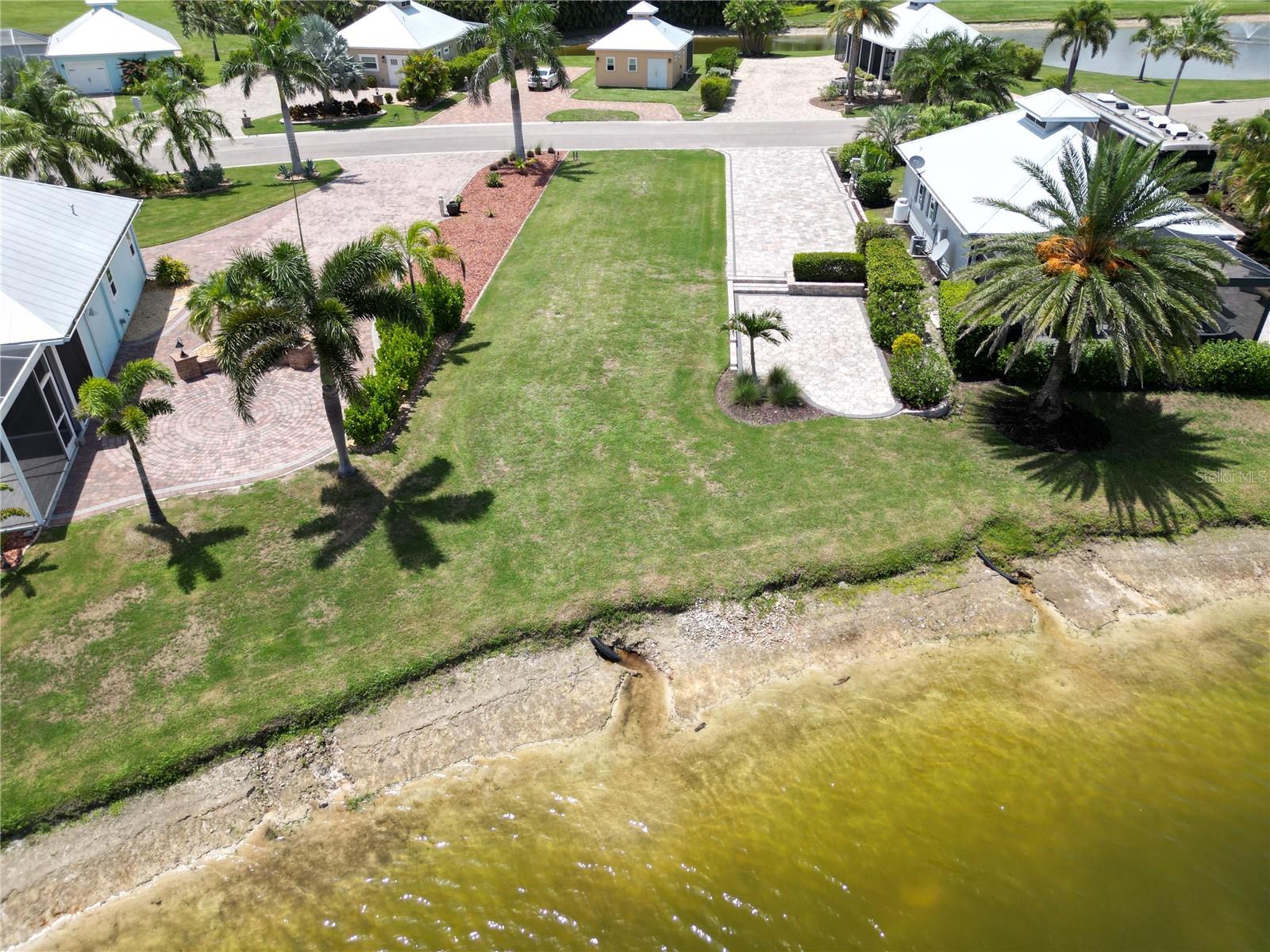 THORNTON CRK MOTORCOACH RESIDENCE - Land