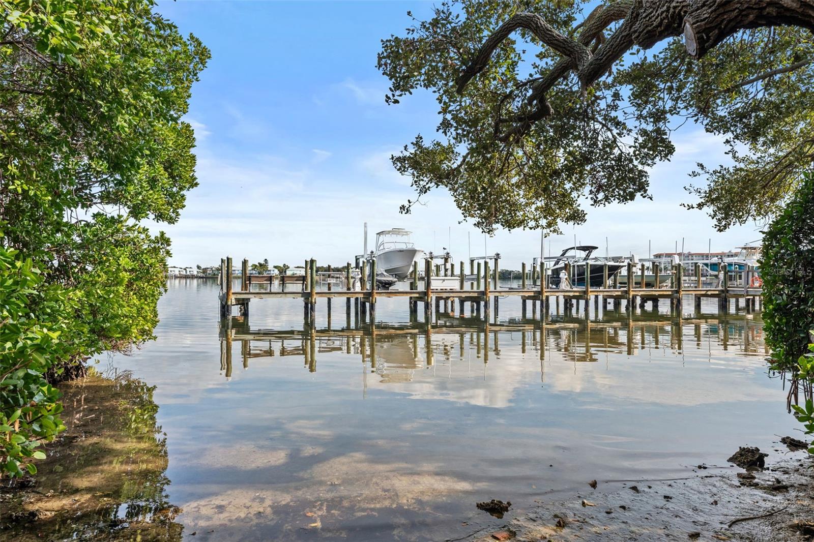 BANYAN BAY AT RUTLAND - Residential