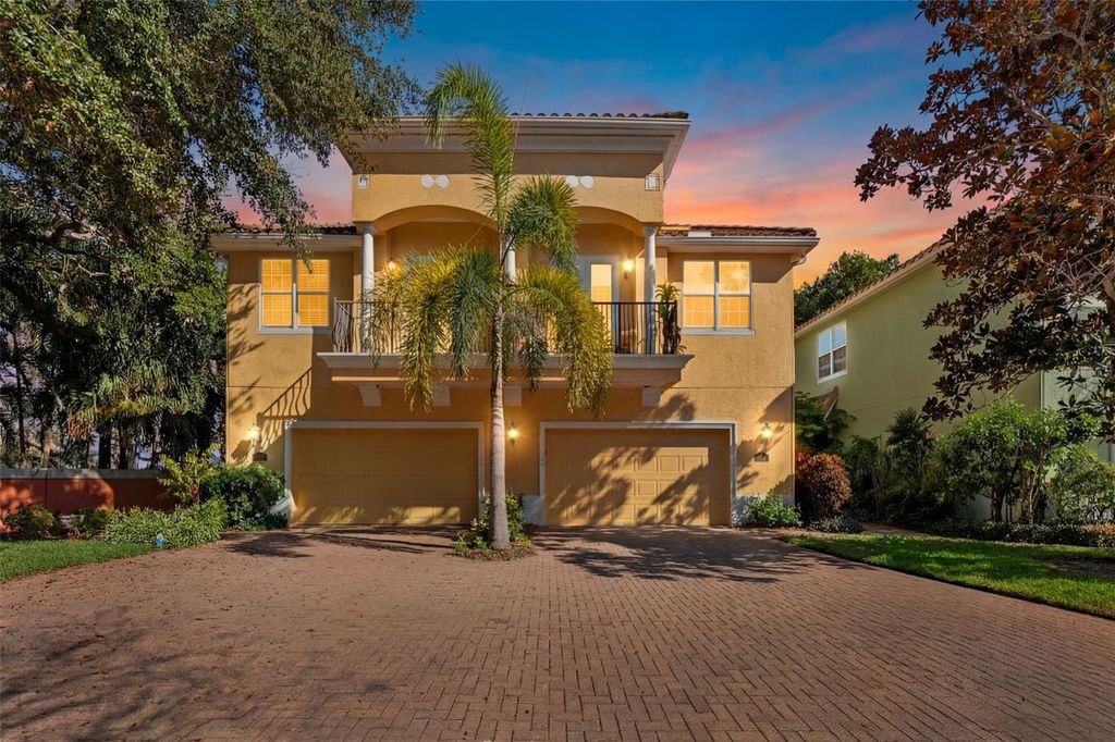 Photo of 144 Banyan Bay Drive, St Petersburg, FL 33705 (MLS # TB8463454)