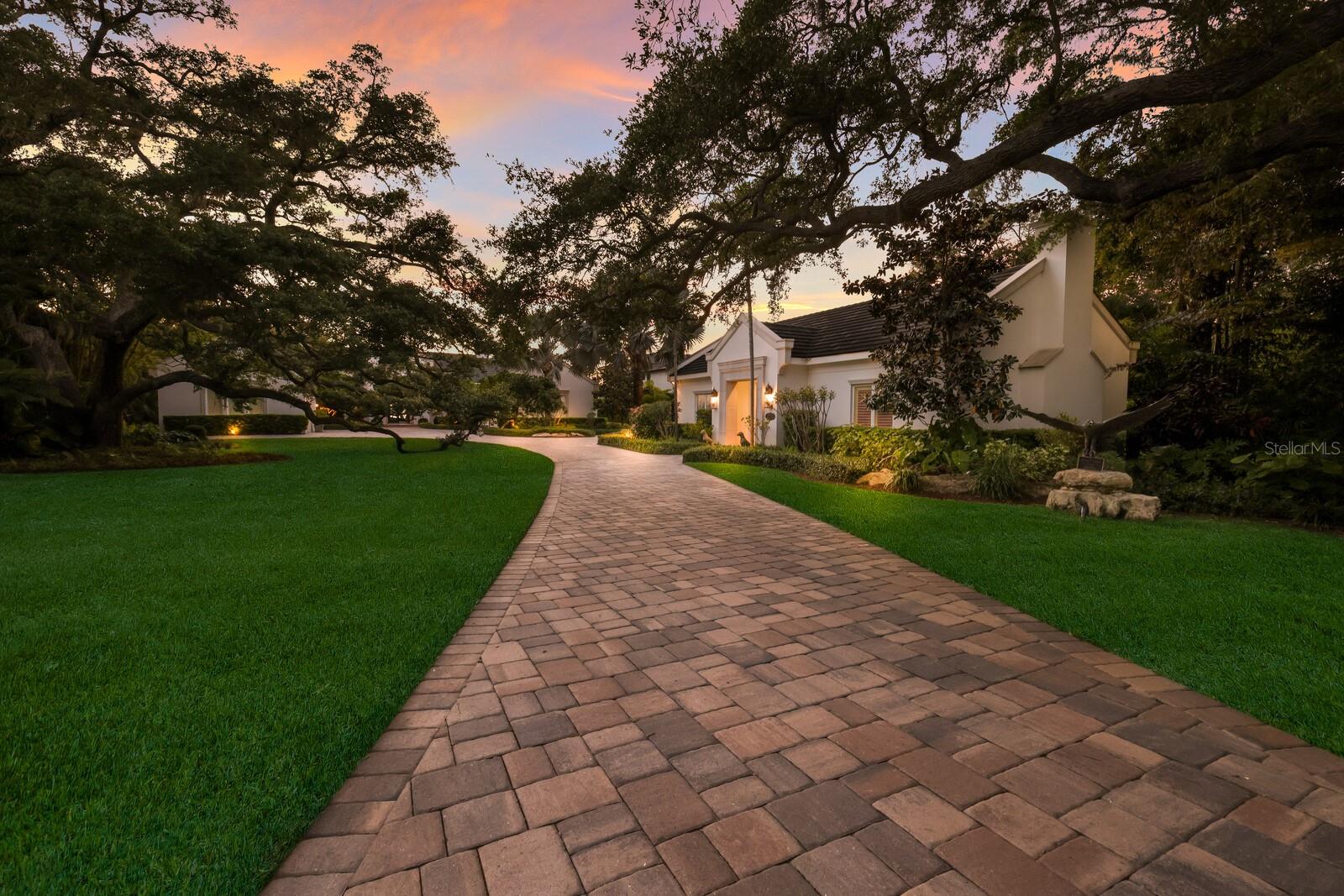 3336 OLD OAK DRIVE