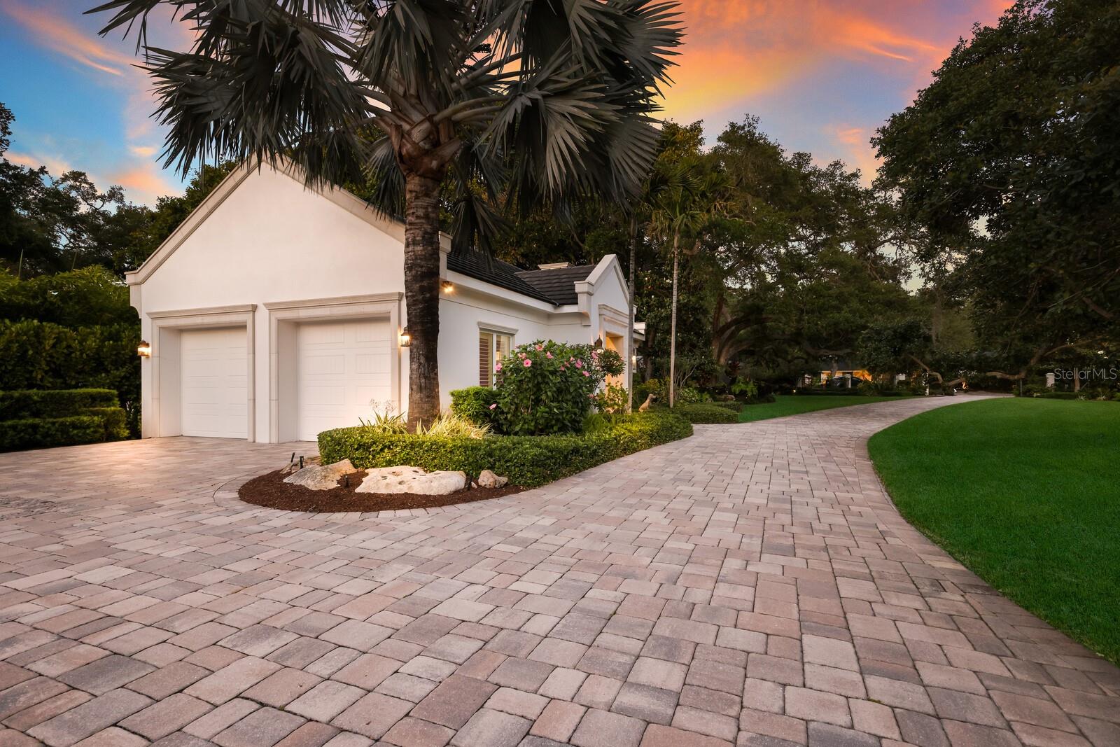 3336 OLD OAK DRIVE